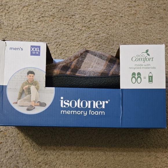 NWT Isotoner Men's Plaid Memory Foam Slippers - Picture 1 of 1